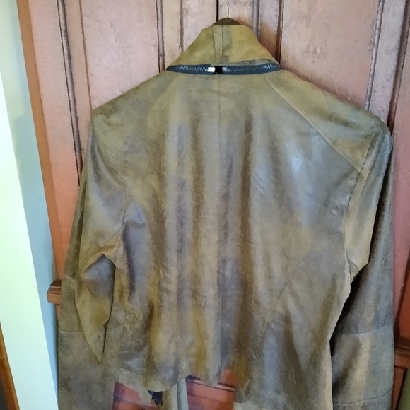 Jacket - Picture 3 of 4